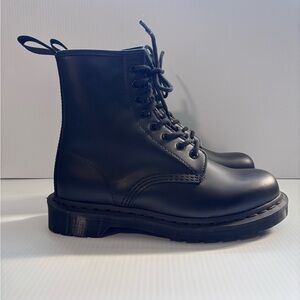 Dr. Martens 1460 MONO